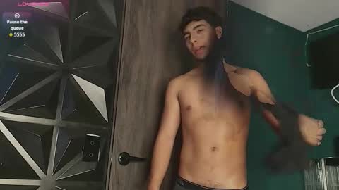 crh58_ online show from November 5, 2025, 11:05 pm