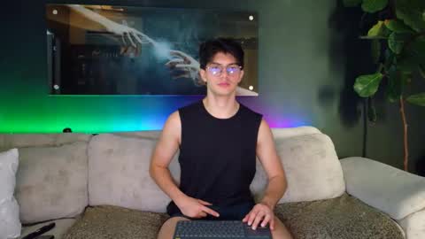 Snapshot of crhistian1_ chatting on April 21, 2026, 3:17 pm CRHISTIAN online show from April 21, 2026, 3:17 pm