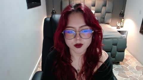 Snapshot of crimson_tati chatting on December 7, 2024, 8:11 am Tatiana  online show from December 7, 2024, 8:11 am