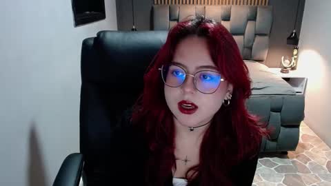 Snapshot of crimson_tati chatting on December 11, 2024, 6:14 am Tatiana  online show from December 11, 2024, 6:14 am