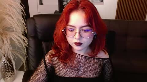 Snapshot of crimson_tati chatting on January 9, 2025, 6:17 am Tatiana  online show from January 9, 2025, 6:17 am