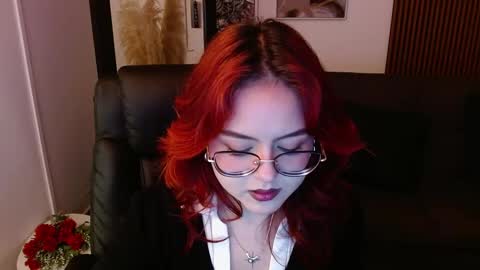 Snapshot of crimson_tati chatting on March 4, 2025, 5:11 am Tatiana  online show from March 4, 2025, 5:11 am