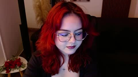 Snapshot of crimson_tati chatting on March 5, 2025, 5:18 am Tatiana  online show from March 5, 2025, 5:18 am