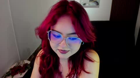 Snapshot of crimson_tati chatting on September 10, 2025, 4:34 am Tatiana  online show from September 10, 2025, 4:34 am
