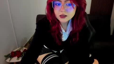 Snapshot of crimson_tati chatting on September 12, 2025, 5:51 am Tatiana  online show from September 12, 2025, 5:51 am