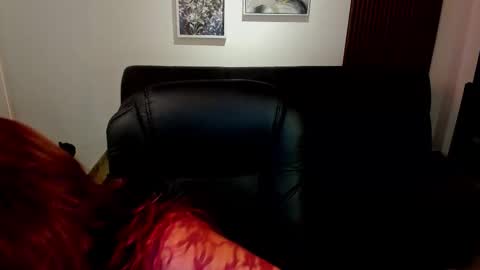 Snapshot of crimson_tati chatting on October 9, 2025, 4:21 am Tatiana  online show from October 9, 2025, 4:21 am