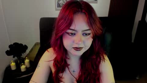 Snapshot of crimson_tati chatting on October 16, 2025, 3:51 am Tatiana  online show from October 16, 2025, 3:51 am