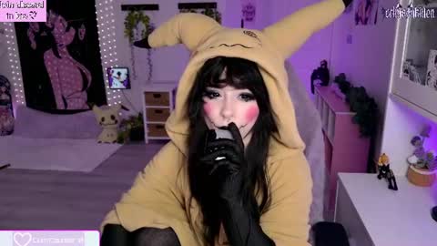 Crimson Kitten online show from June 15, 2026, 12:24 am