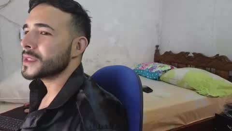 Snapshot of cris_simons chatting on December 3, 2024, 1:52 am cris_simons online show from December 3, 2024, 1:52 am