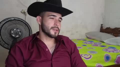 Snapshot of cris_simons chatting on February 21, 2025, 12:05 am cris_simons online show from February 21, 2025, 12:05 am