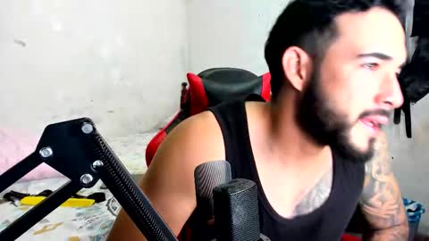 Snapshot of cris_simons chatting on November 2, 2025, 3:09 am cris_simons online show from November 2, 2025, 3:09 am