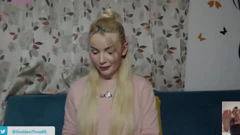 cris_tinne online show from September 30, 2025, 5:07 pm