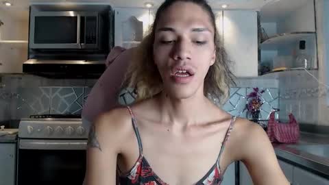 Snapshot of crisozzz chatting on March 1, 2026, 6:54 pm Cristina Onazis online show from March 1, 2026, 6:54 pm