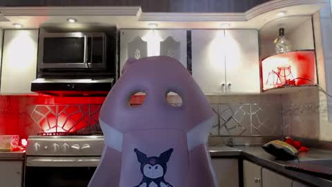 Cristina Onazis online show from March 23, 2026, 5:50 pm