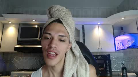 Cristina Onazis online show from April 13, 2026, 7:08 pm