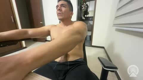 Snapshot of crispin_789 chatting on April 16, 2026, 2:01 am crispin_789 online show from April 16, 2026, 2:01 am