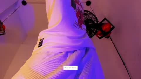 criss_zuri online show from April 10, 2026, 11:48 am