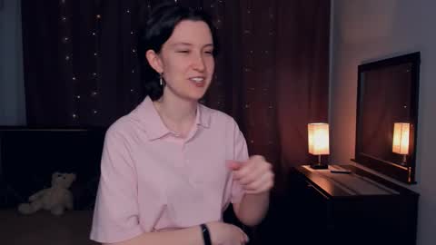 Clara online show from December 2, 2025, 8:08 am