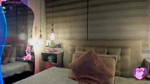 Cristal online show from April 20, 2026, 4:04 am