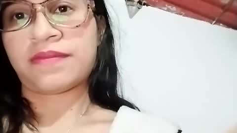 Snapshot of cristal_g19 chatting on January 1, 2025, 4:29 am online show from January 1, 2025, 4:29 am