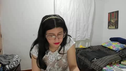 Snapshot of cristal_g19 chatting on February 10, 2025, 5:36 am online show from February 10, 2025, 5:36 am