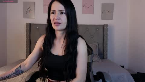  Alejandra from Wednesday to Saturday from 1000 pm to 400 am Colombian hour online show from April 8, 2026, 3:06 am