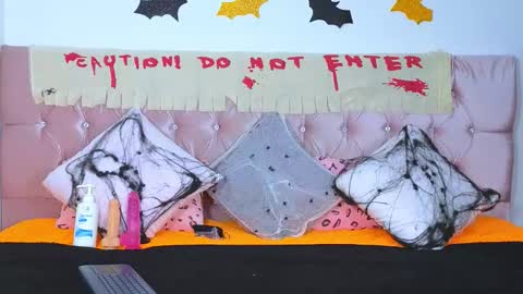 Snapshot of cristal_moon01 chatting on October 13, 2025, 7:47 pm cristal_moon01 online show from October 13, 2025, 7:47 pm