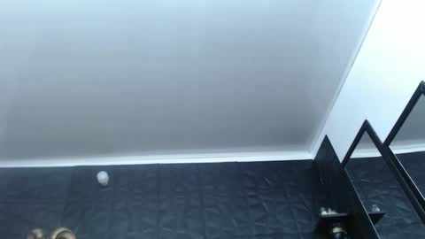 Hanna  online show from December 8, 2024, 2:09 pm