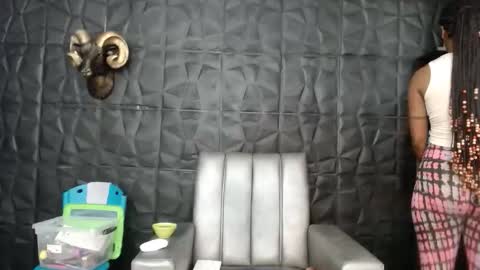 Hanna  online show from September 12, 2025, 9:31 am