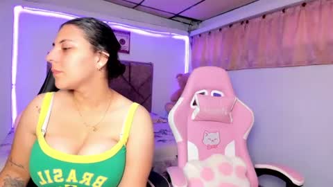 cristal_smith20 online show from June 29, 2026, 11:54 am