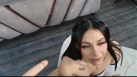 Snapshot of cristal_violeta chatting on December 17, 2025, 3:40 pm CRISTAL VIOLETA online show from December 17, 2025, 3:40 pm