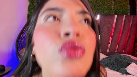 Snapshot of cristalcerati_ chatting on December 29, 2024, 2:31 pm Cristal online show from December 29, 2024, 2:31 pm