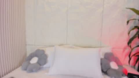 Snapshot of cristalcollinss chatting on July 2, 2026, 11:27 am Cristal online show from July 2, 2026, 11:27 am
