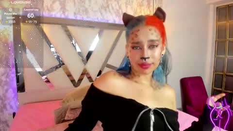 Snapshot of cristall_ravven chatting on October 22, 2025, 7:13 pm online show from October 22, 2025, 7:13 pm