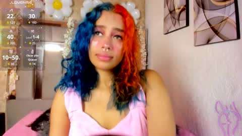 Snapshot of cristall_ravven chatting on October 29, 2025, 2:52 pm online show from October 29, 2025, 2:52 pm