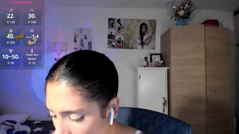 Snapshot of cristalmunez chatting on October 26, 2025, 6:03 pm cristal online show from October 26, 2025, 6:03 pm
