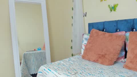 cristal walker online show from February 4, 2025, 3:47 pm