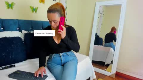 cristal walker online show from October 8, 2025, 11:41 am