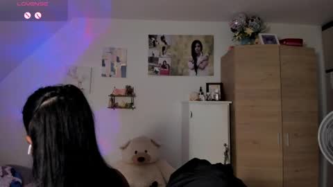 veronika online show from May 20, 2026, 2:07 am