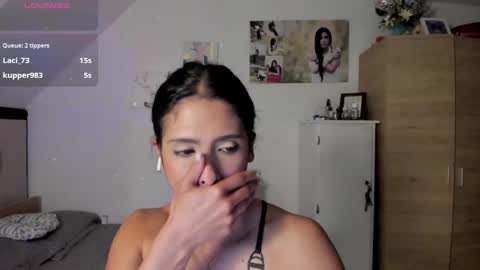 veronika online show from May 28, 2026, 3:26 am