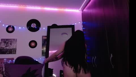 Snapshot of cristin_moon chatting on March 4, 2025, 5:45 pm Christina online show from March 4, 2025, 5:45 pm
