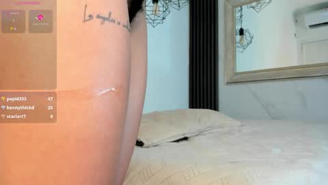 Cris  online show from April 15, 2026, 7:58 pm