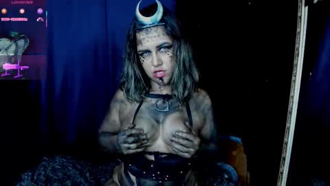 Cristina  online show from October 28, 2025, 10:41 am