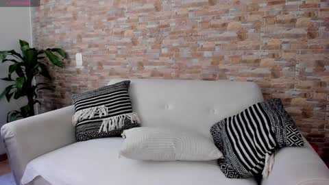 Snapshot of cristina_fernando chatting on December 13, 2024, 8:04 pm soycriss online show from December 13, 2024, 8:04 pm