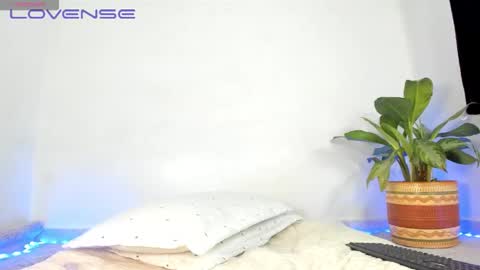 Snapshot of cristina_fernando chatting on September 15, 2025, 8:09 pm soycriss online show from September 15, 2025, 8:09 pm