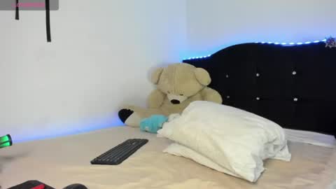 Snapshot of cristina_fernando chatting on June 16, 2026, 11:51 pm soycriss online show from June 16, 2026, 11:51 pm