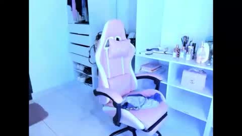 cristinasweet7 online show from March 17, 2026, 11:52 pm