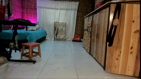 Julieta online show from April 7, 2026, 8:42 pm