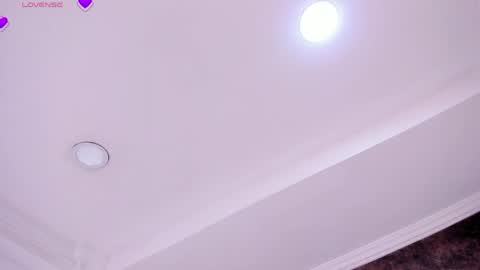 CristineRain online show from April 17, 2026, 5:32 am