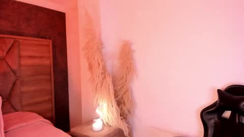 Snapshot of cristinerain chatting on June 1, 2026, 5:42 am CristineRain online show from June 1, 2026, 5:42 am